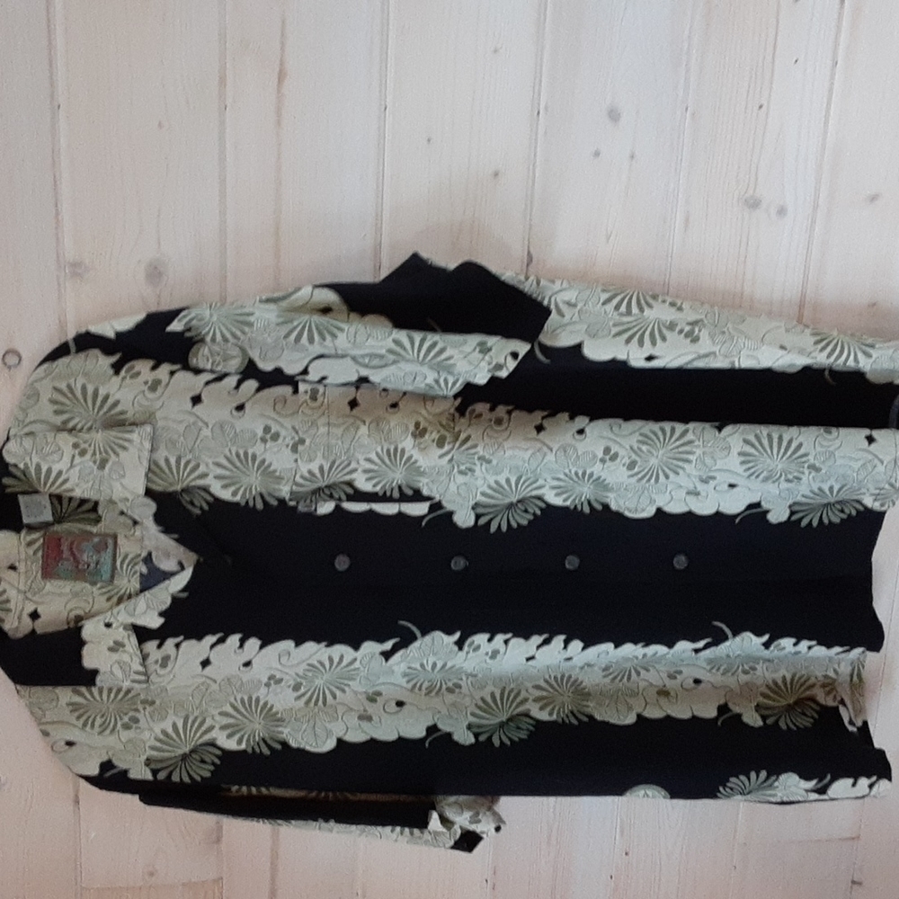 Pineapple Connection, Short sleeve khaki and sage green on black shirt.